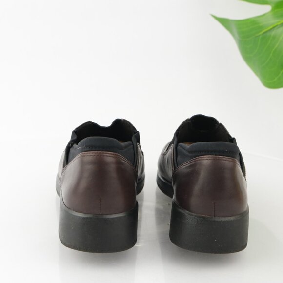 Clarks Womens Slip On Shoe Size 6 Brown Leather Elastic Sock Loafer Flats Comfy - Picture 4 of 10